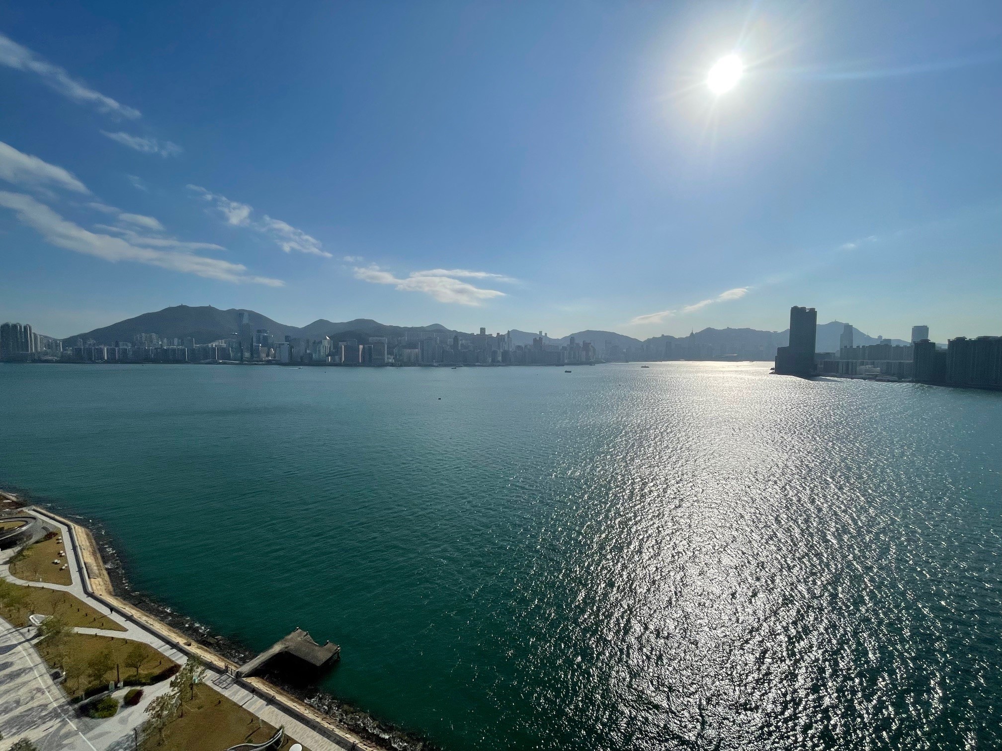 One of the projects we visited on the more ‘glamourous’ west-facing side of the runway with views over Kowloon Bay towards Victoria Harbour was The Knightsbridge. We noted more sales staff than tenants. Buyers are struggling with the high interest rate environment and still high average prices of more than HK$30,000 psf, translating into circa US$5 million for a 1,380 sqft apartment. Still, the view was spectacular!